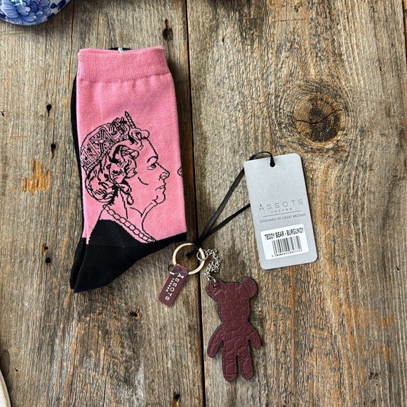 Holiday Royal London Bits & Bobs - Picture 2 of 10